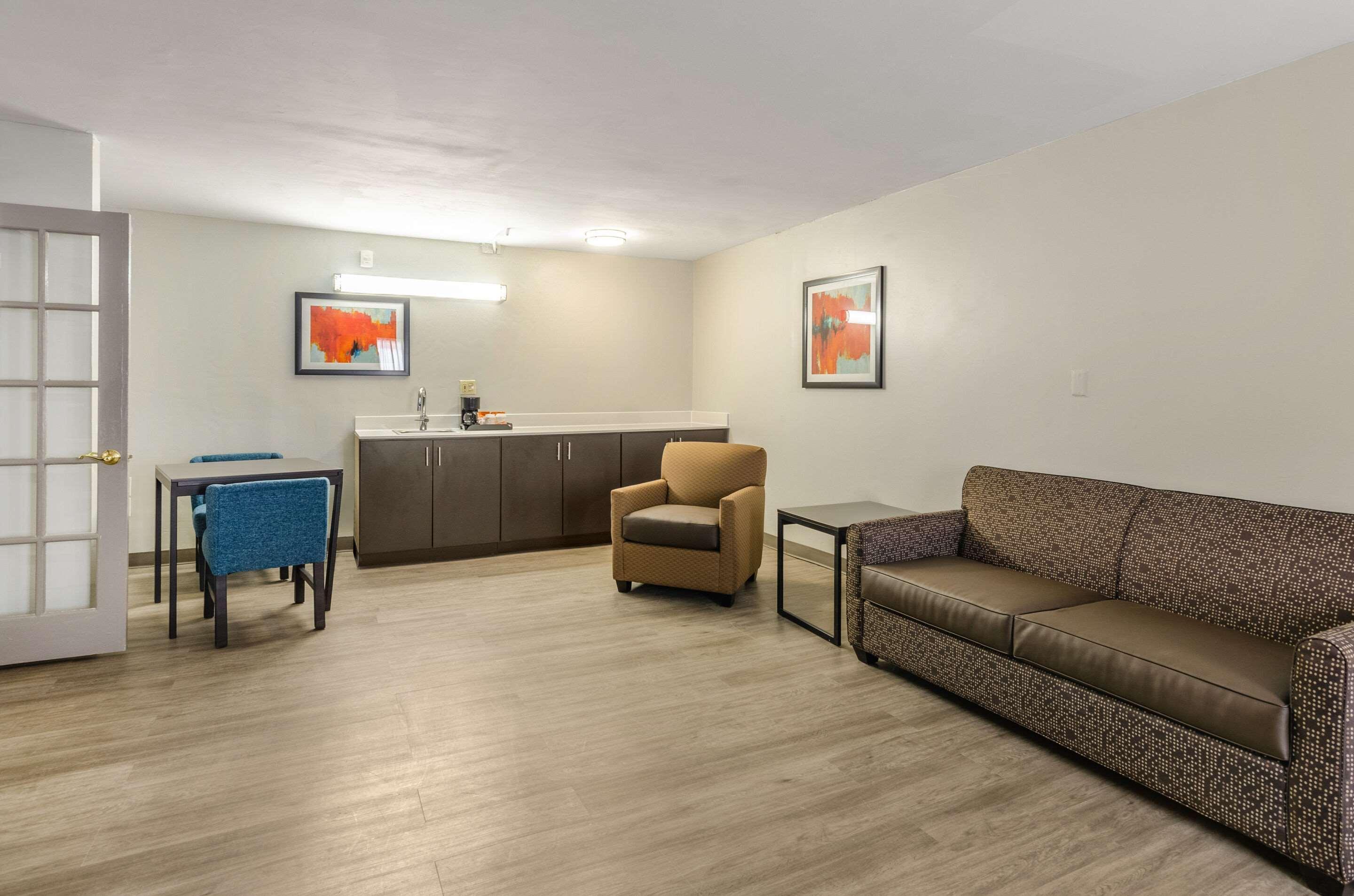 Quality Inn Bristol Exterior photo
